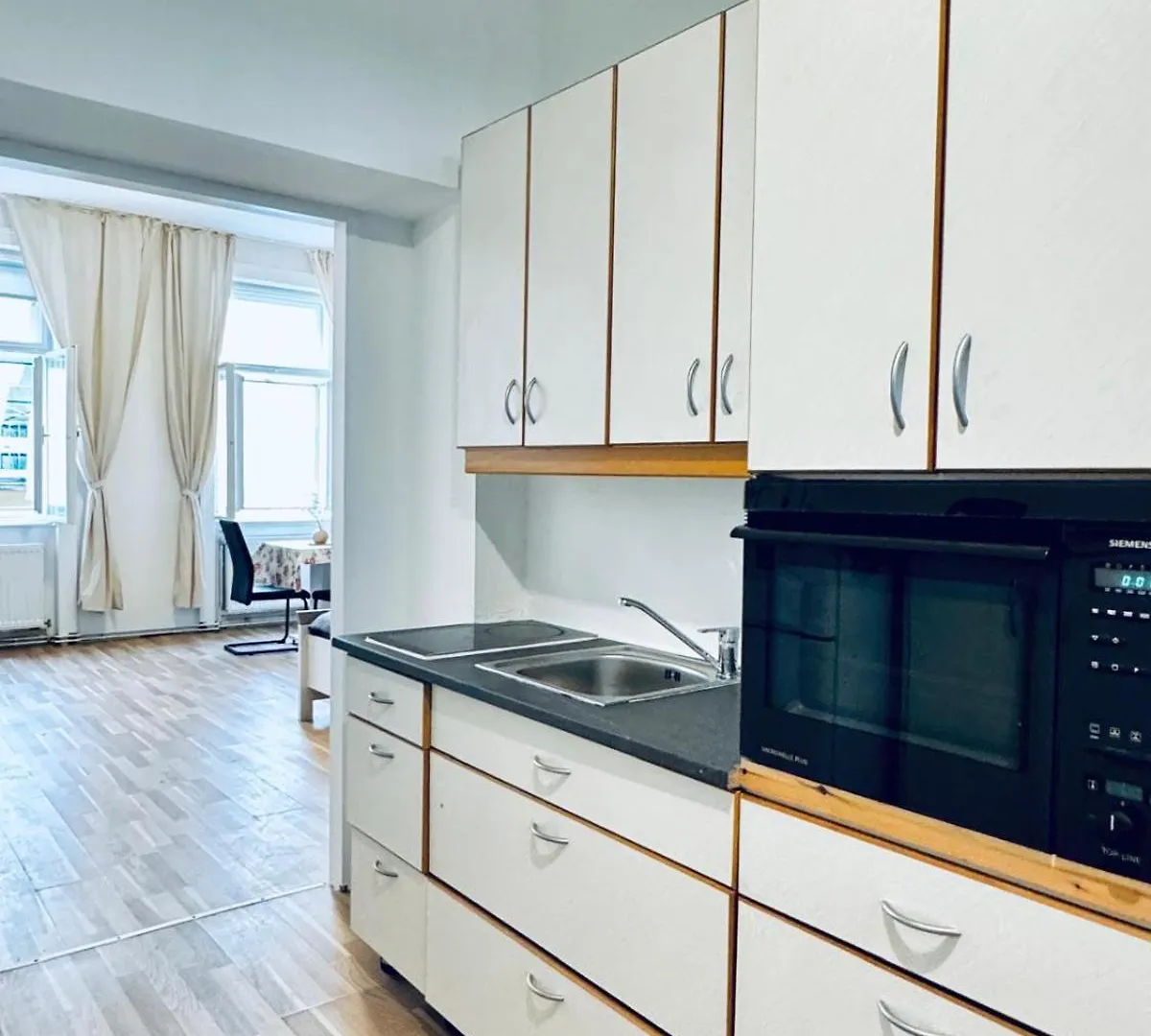Modern Studio Stay Near Stadthalle Wien